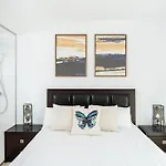 Luxurious Penthouse With Mountain And Sea View 422