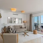 Daire Luxurious Penthouse With Mountain And Sea View 422 *