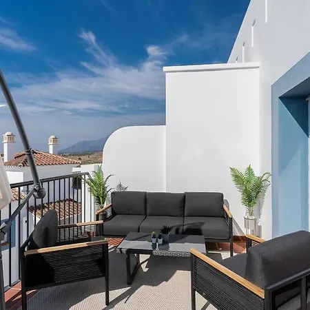 Penthouse -solarium- 6 Pools 422 * Estepona