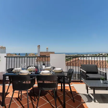 Luxurious Penthouse With Mountain And Sea View 422 埃斯特波纳