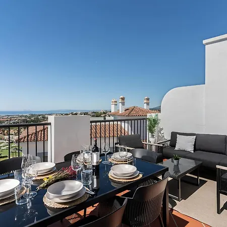 Luxurious Penthouse With Mountain And Sea View 422 埃斯特波纳