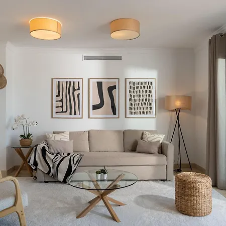 Luxurious Penthouse With Mountain And Sea View 422 * 埃斯特波纳