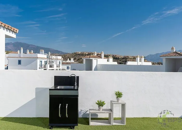 Luxurious Penthouse With Mountain And Sea View 422 *