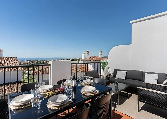 Luxurious Penthouse With Mountain And Sea View 422 Estepona