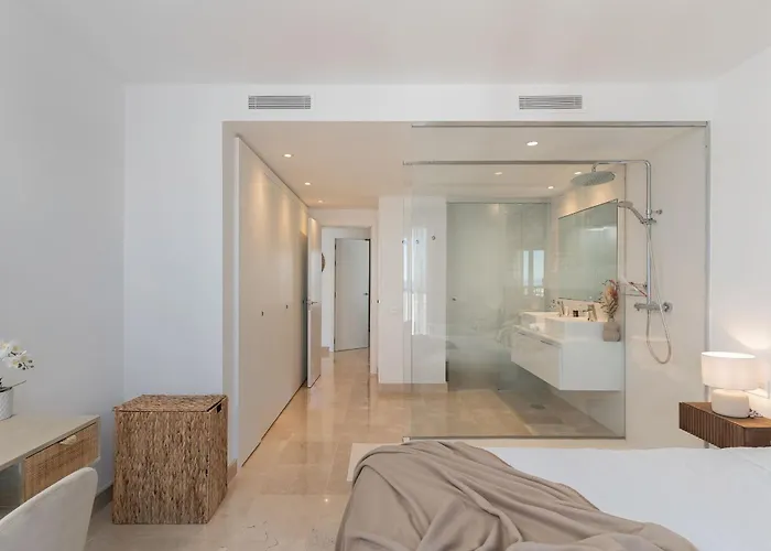 Luxurious Penthouse With Mountain And Sea View 422