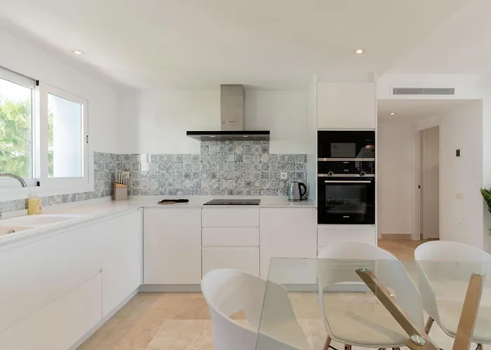 Luxurious Penthouse With Mountain And Sea View 422