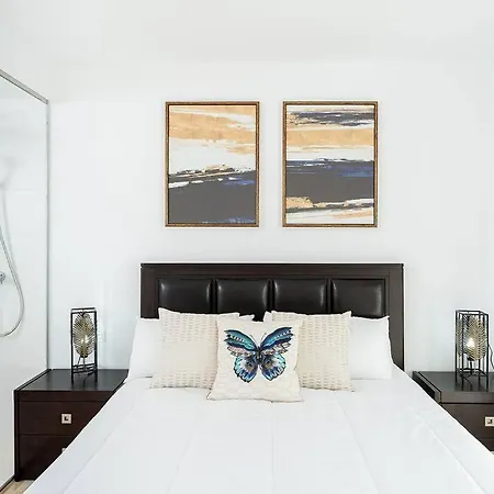 Luxurious Penthouse With Mountain And Sea View 422