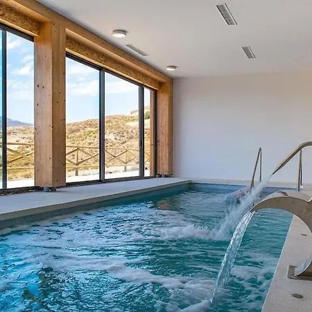 Luxurious Penthouse With Mountain And Sea View 422 شقة *