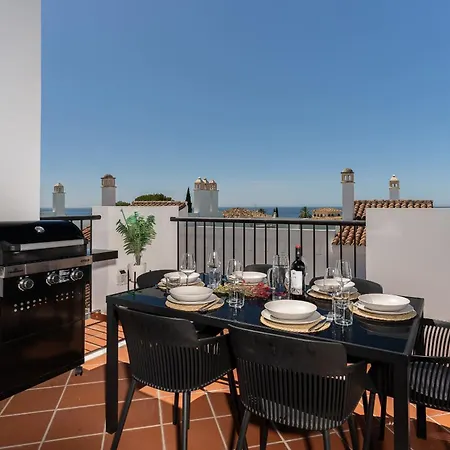 شقة Luxurious Penthouse With Mountain And Sea View 422