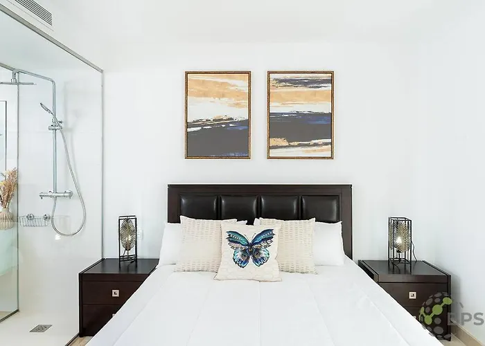 Luxurious Penthouse With Mountain And Sea View 422