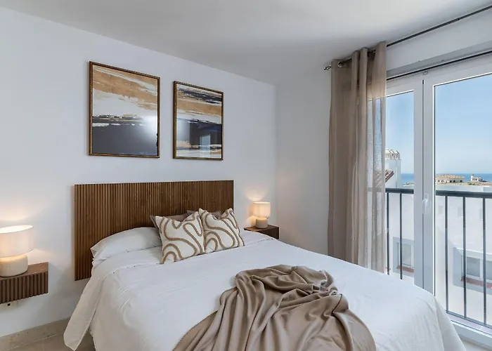 Apartment Luxurious Penthouse With Mountain And Sea View 422 Estepona